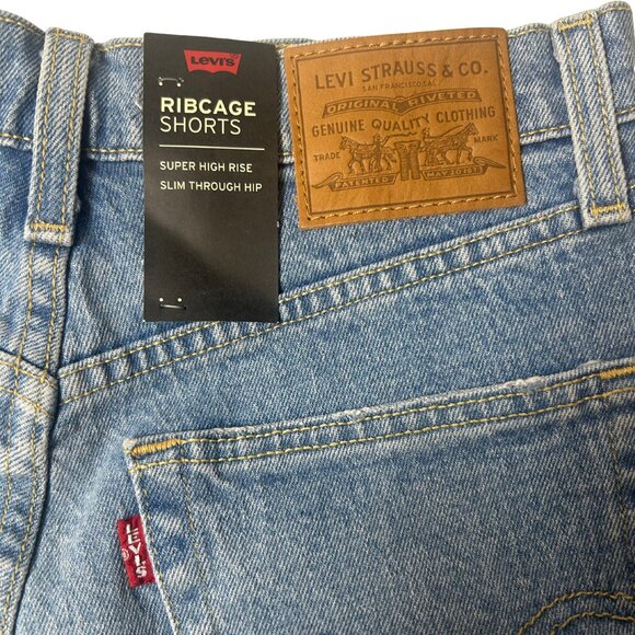Levi’s Ribcage Shorts – Size 28 – Super High Rise - Picture 3 of 3